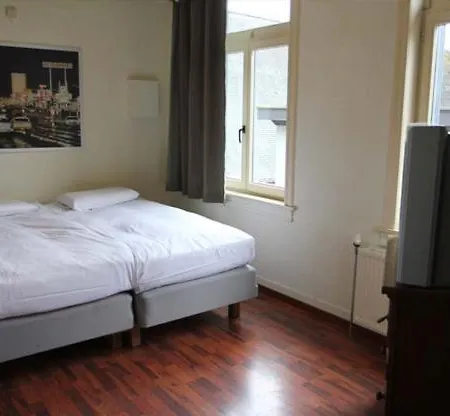 Bed & Coffee Hotel 3*